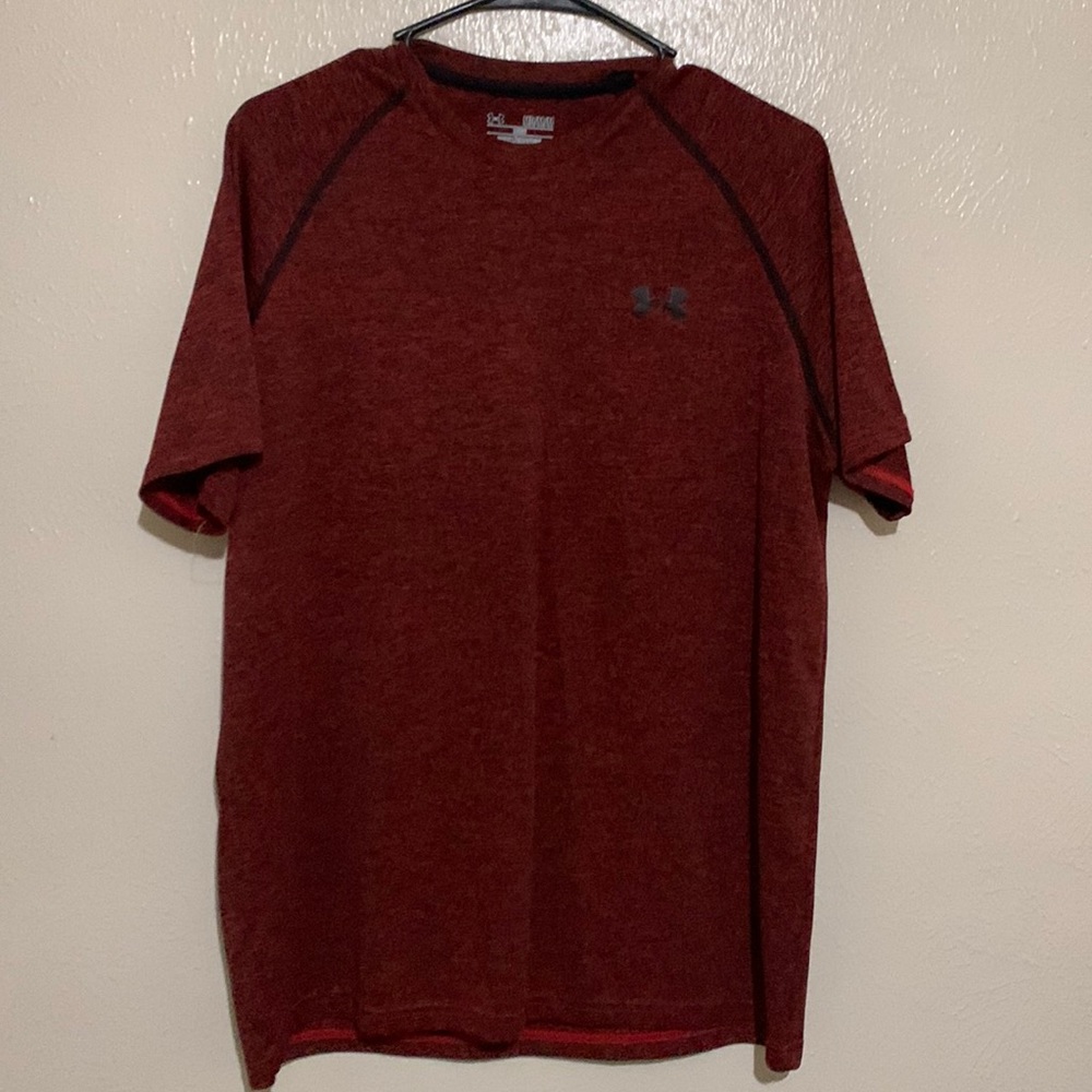 Men’s size M Red/Black “static” pattern, loose DriFit T-Shirt.